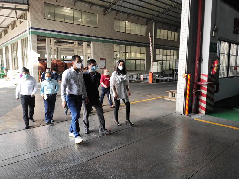 區(qū)人大常委會主任林奕孜等領(lǐng)導到訪我司蒞臨指導